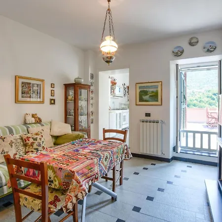 2 Bedroom In Apartment Moneglia