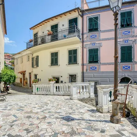 2 Bedroom In * Moneglia