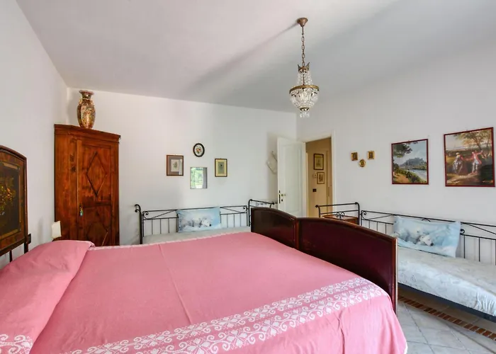 2 Bedroom In Moneglia