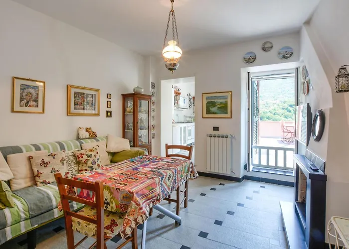 2 Bedroom In Apartment Moneglia